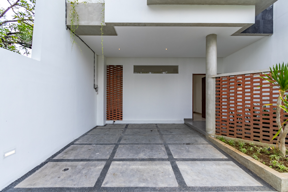 House thumbnail 3