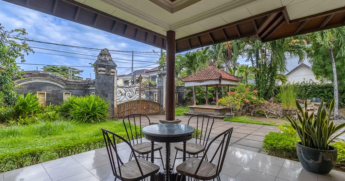 Freehold Property Elegant House In Sesetan in Denpasar Selatan