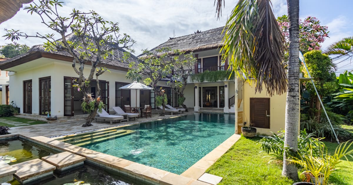 Leasehold Villa Luxurious 5br Villa In Beachside Sanur in Sanur Beach