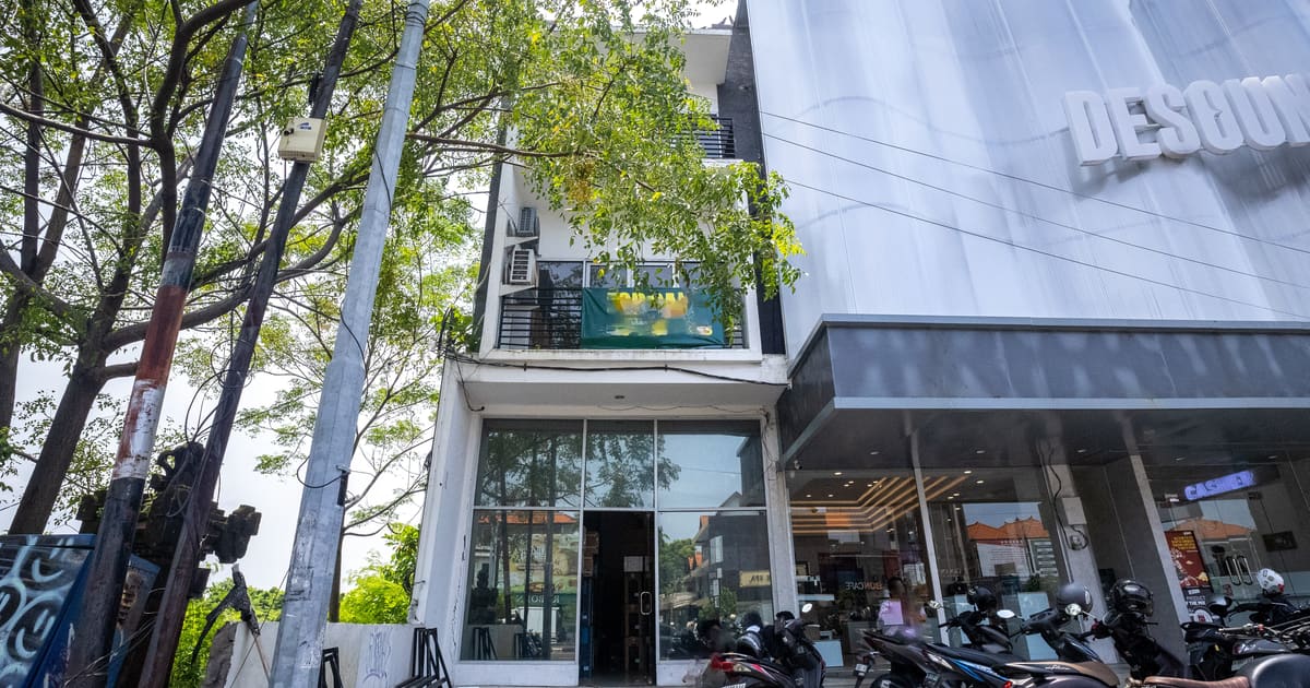 Commercial 3-Storey Commercial Shophouse On Main Sunset Road – Denpasar in Badung