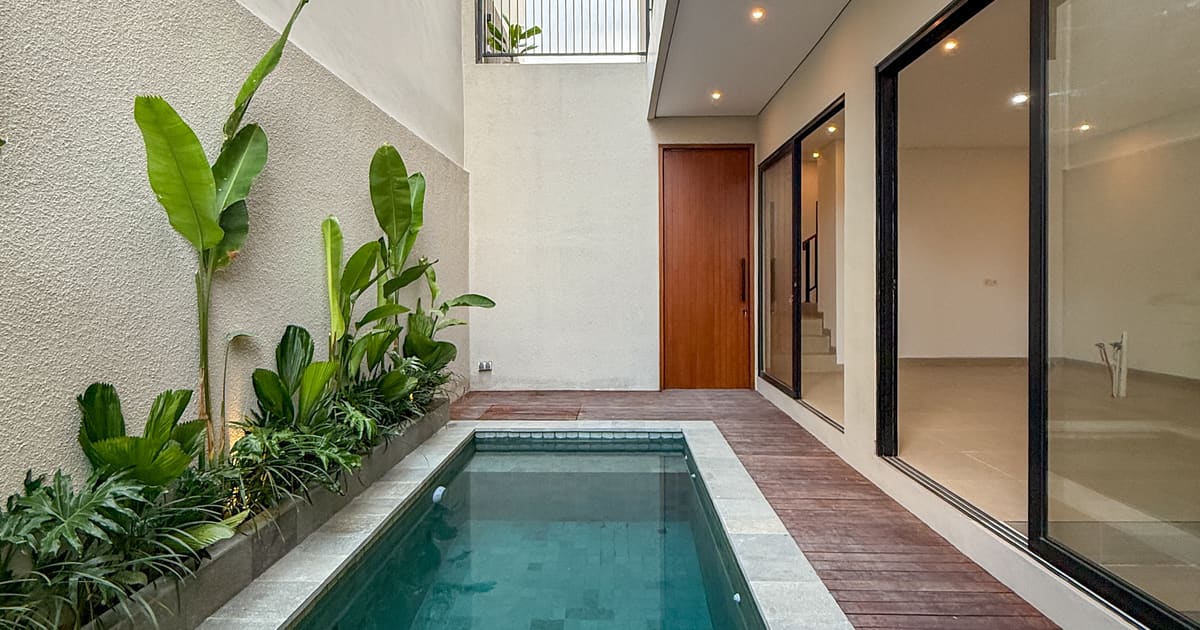 Freehold Villa Modern Villa By The Beach In Saba in Gianyar