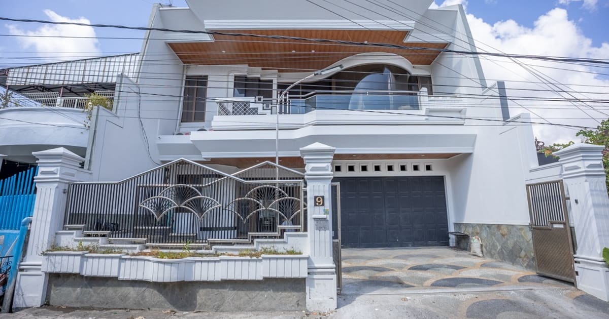 Freehold Property Luxurious 5br House In Gatsu in Denpasar Utara