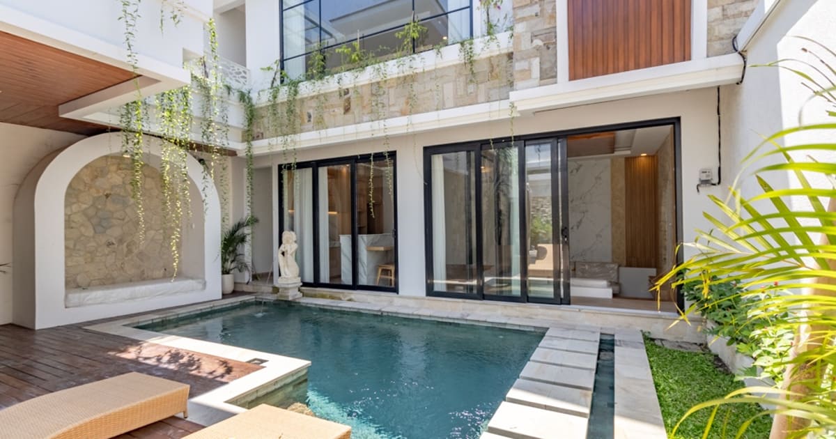 Freehold Property Modern Tropical 3br Villa In Munggu in Munggu