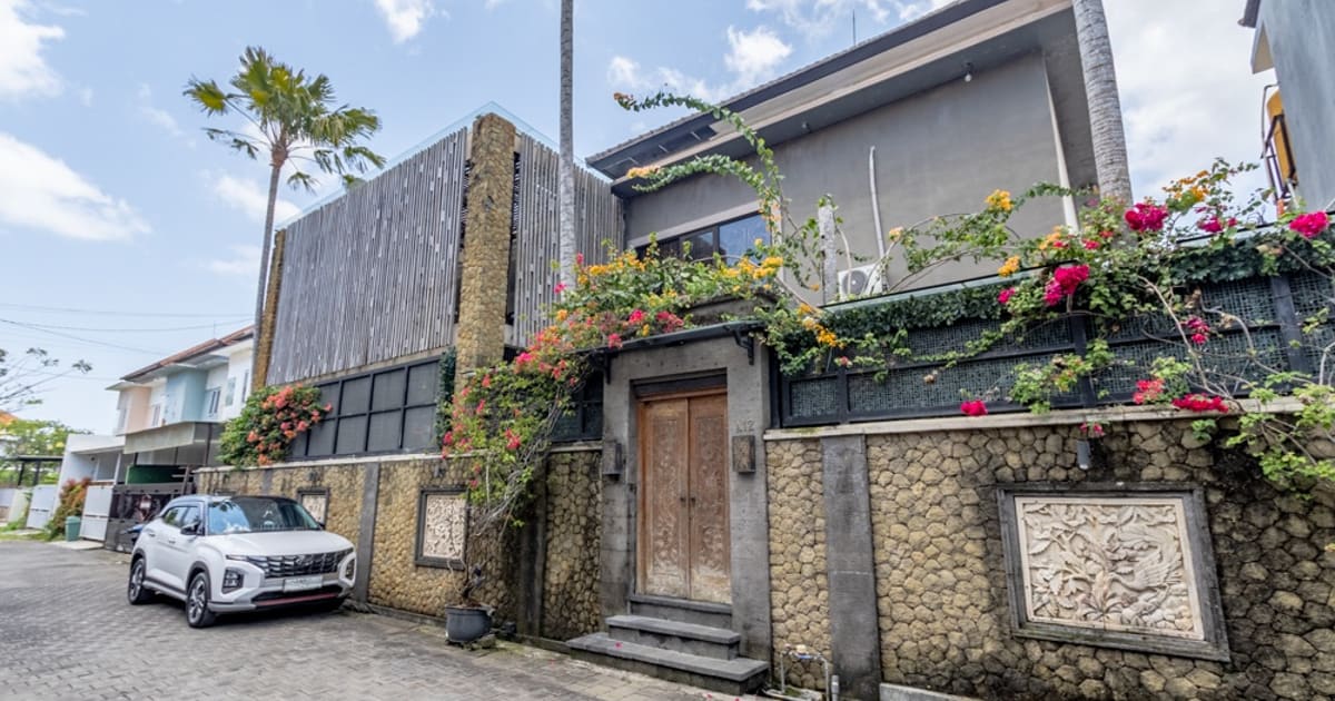 Freehold Property Luxurious 4+1 Br Villa In Jimbaran in Jimbaran