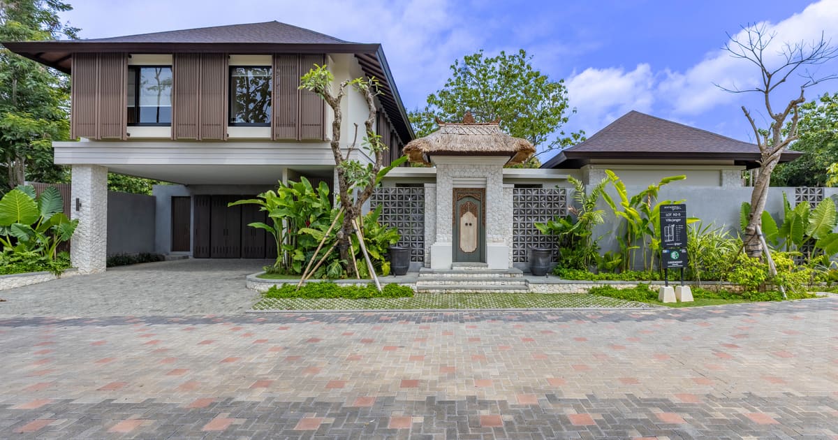 Freehold Villa Luxury Modern Tropical Residence In Jimbaran in Jimbaran