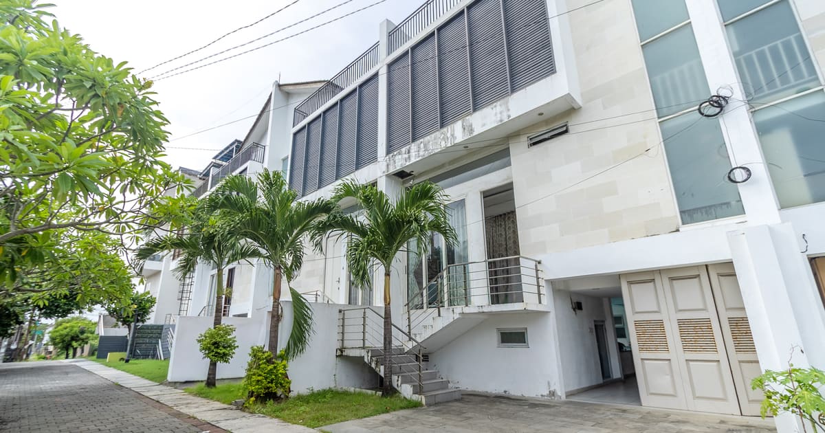 Freehold Property Modern Urban Townhouse In Renon  in Renon