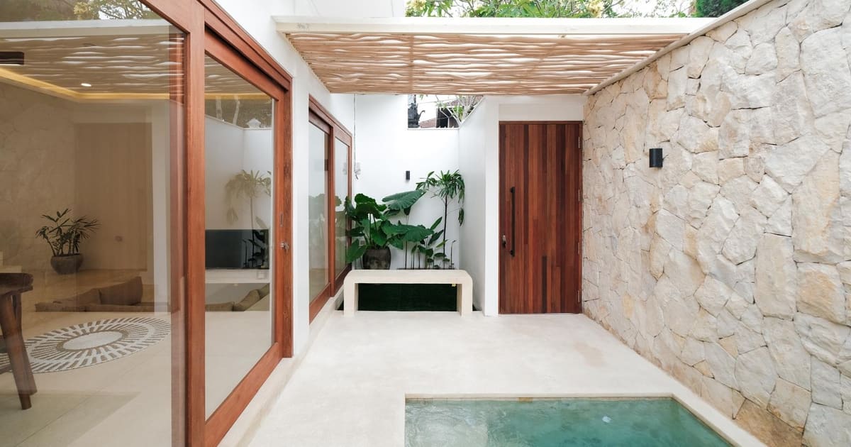 Leasehold Villa Modern Tropical 4br Villa With Massive Rooftop in Pererenan