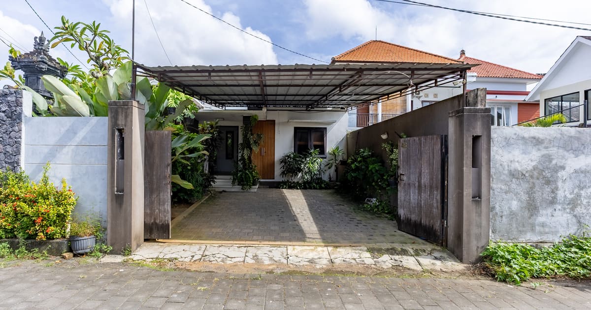 Properti Hak Milik Rumah 1 Lantai Fully Furnished Dengan Inner Courtyard Di Penatih Denpasar Timur in Denpasar Timur