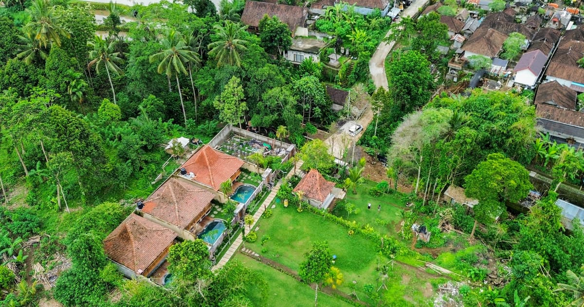 Freehold Villa 3 Unit Joglo Villa And Land In Ubud in Ubud