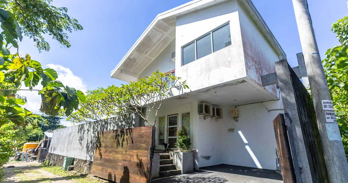 Properti Hak Milik Villa 2 Lantai Di Jimbaran – Lahan Luas 6.6 Are, Potensi Renovasi & Investasi in Jimbaran