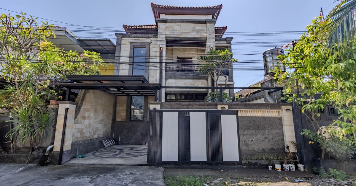 Freehold Property Luxury Modern 4br House In Renon in Renon