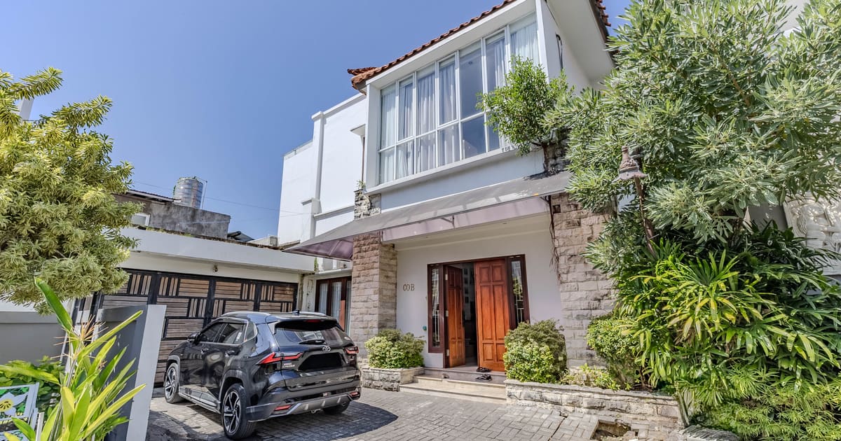 Freehold Property Fully Furnished House In Bypass Garden Residence Sanur in Sanur Residential