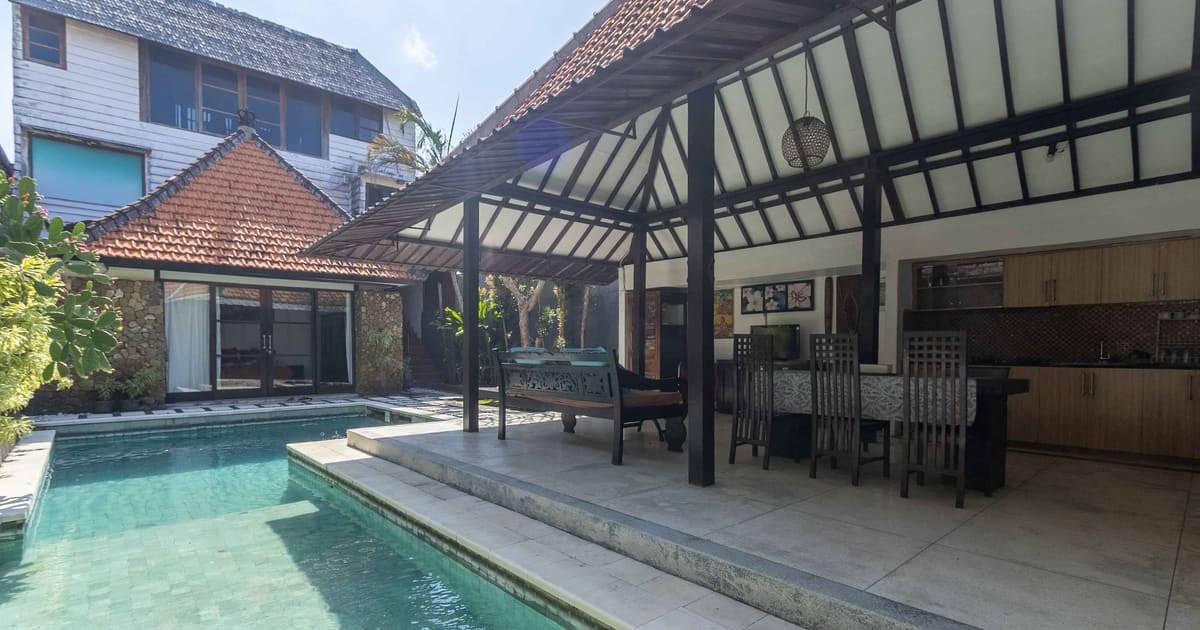 Freehold Villa Spacious 5-Bedroom Balinese Villa With Private Pool In Goa Gong in Jimbaran