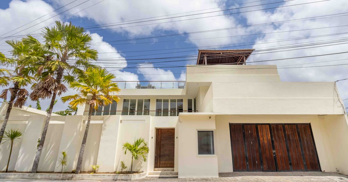 Vila Hak Milik Villa 6 Kamar Tidur Yang Luas Dengan Rooftop Di Ungasan in Ungasan