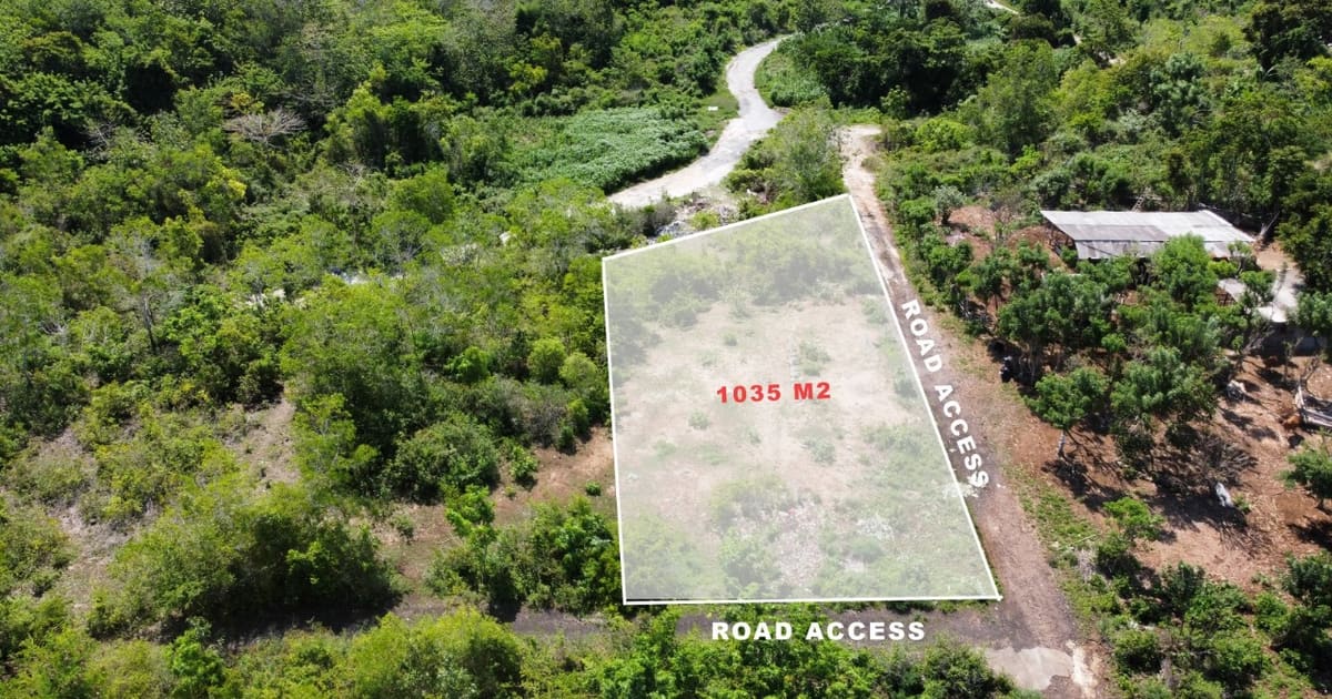 Freehold Land 10 Are Land In Uluwatu in Uluwatu