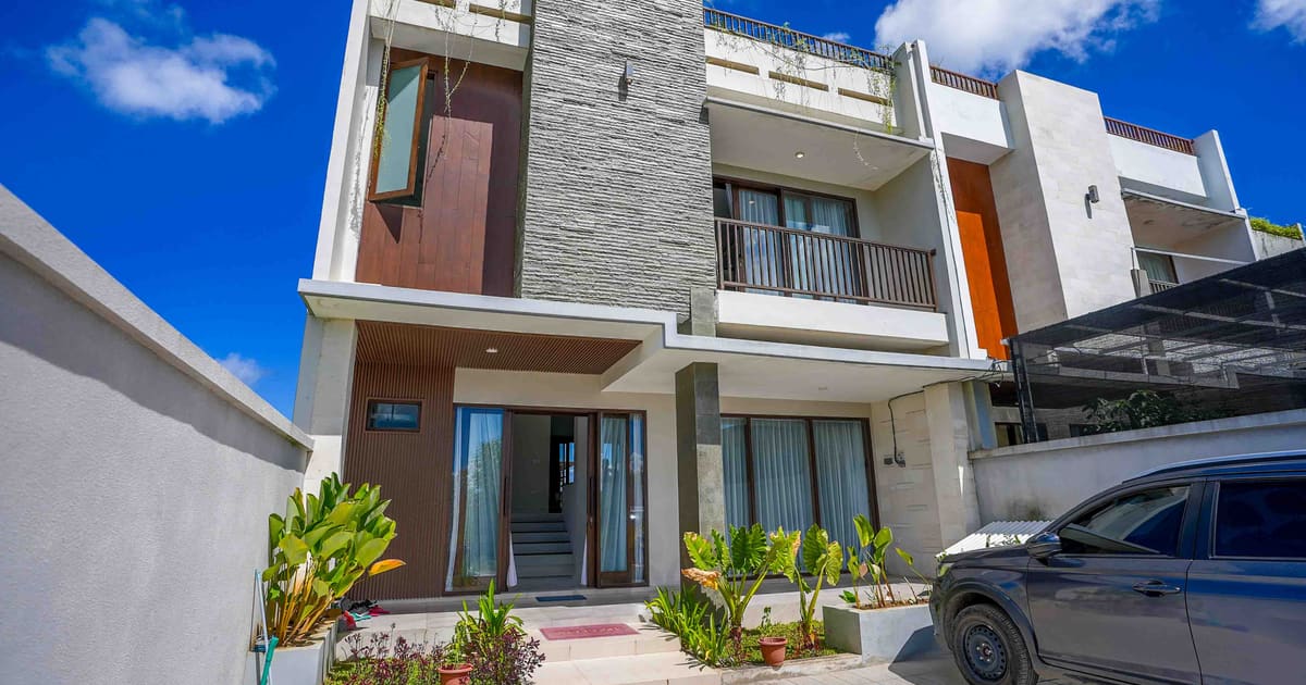 Freehold Property Contemporary Tropical 4br House In Jimbaran in Jimbaran