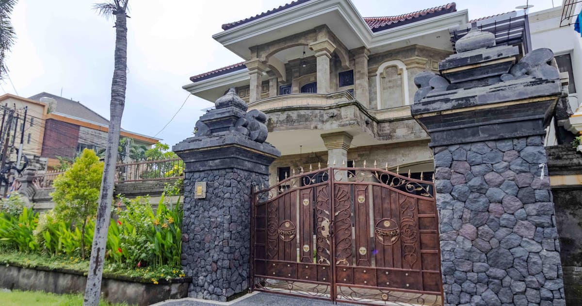Freehold Property Luxurious Classic House 4br In Renon in Renon