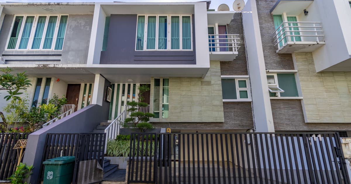 Freehold Property Modern Luxury House In Pemogan in Denpasar Selatan